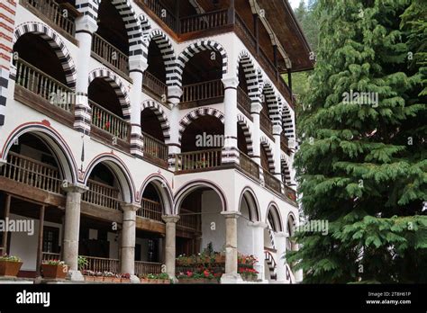 La Pagode des Grands Sauveurs : Une merveille architecturale et un symbole spirituel puissant !