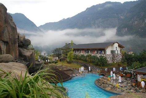 Le Mont Qingyun ! Un Sanctuaire Naturel et Spirituel à Découvrir Absolutely