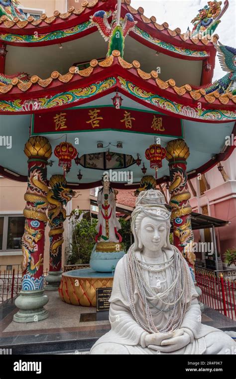 Le Temple de Guanyin ! Un Sanctuaire Délicat sur les Rives du Fleuve Dongjiang