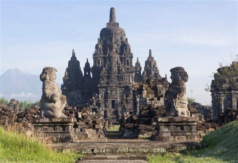  Le Temple de Sewu : Un Voyage à Travers le Temps et l'Architecture Javanese !