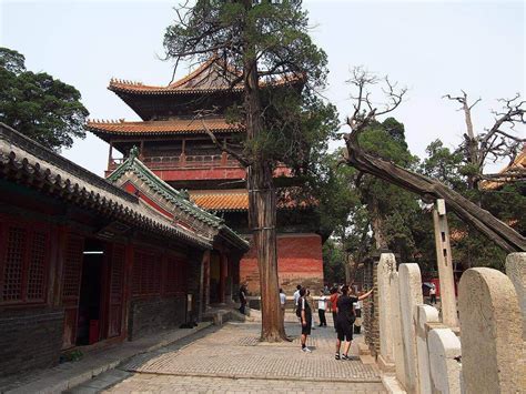 Le Temple de Confucius à Qufu: Une Odyssée Spirituelle dans l'Histoire Chinoise !